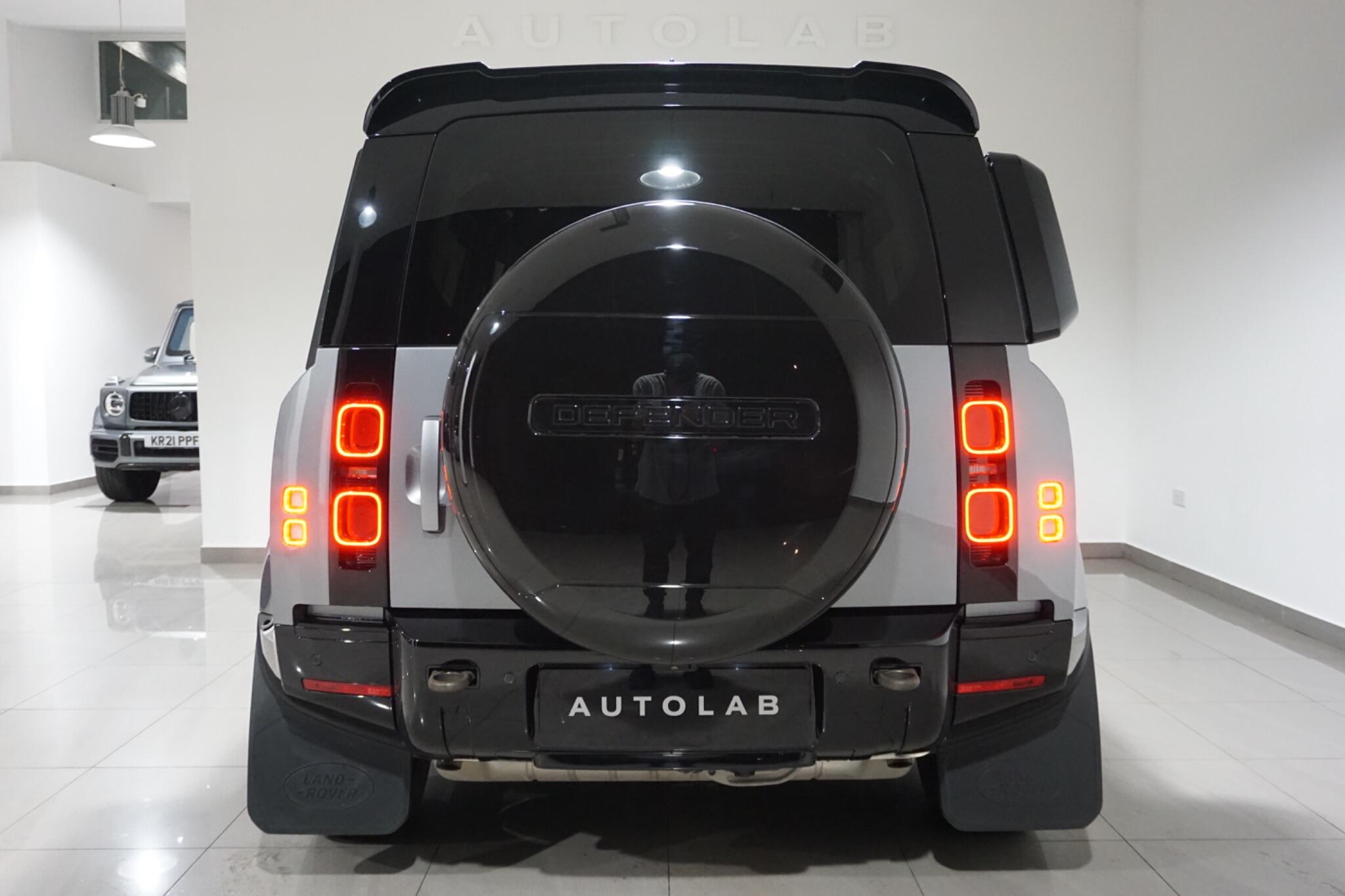 Land Rover Defender 110 2.0 P400e 15.4kWh X-Dynamic SE SUV 5dr Petrol Plug-in Hybrid Auto 4WD Euro 6 (s/s) (404 ps)